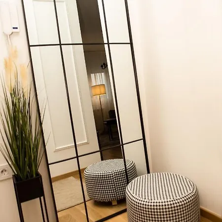 Room21 Free Garage Apartman *