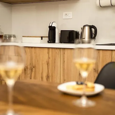 Room21 Free Garage Novi Sad