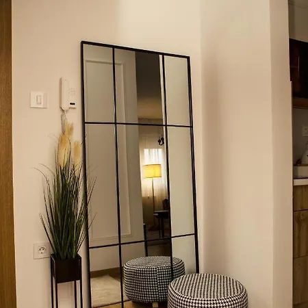 Room21 Free Garage * Novi Sad