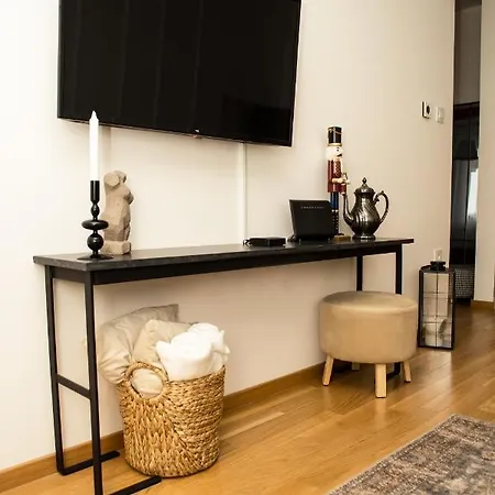 Room21 Free Garage Apartman Novi Sad