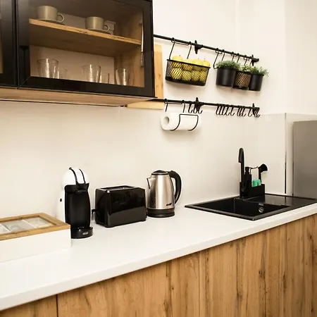 Room21 Free Garage Novi Sad