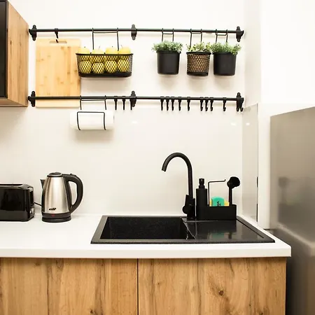 Room21 Free Garage Novi Sad