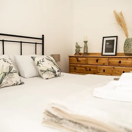 Room21 Free Garage *