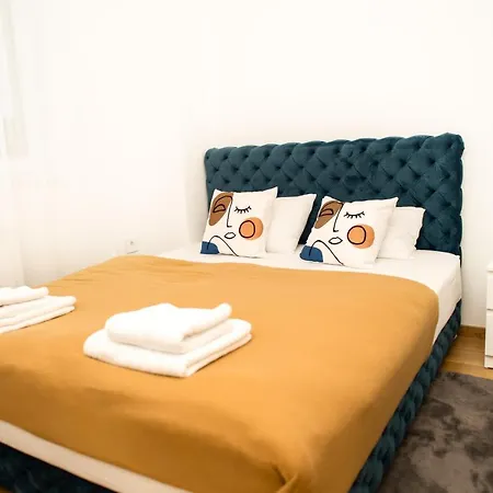 Room21 Free Garage Apartman *