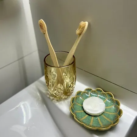 Room21 Free Garage *