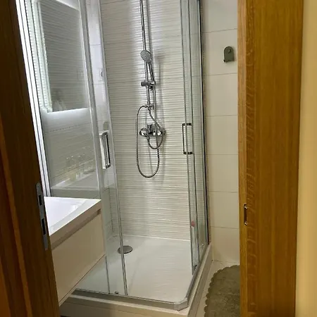 Room21 Free Garage Novi Sad